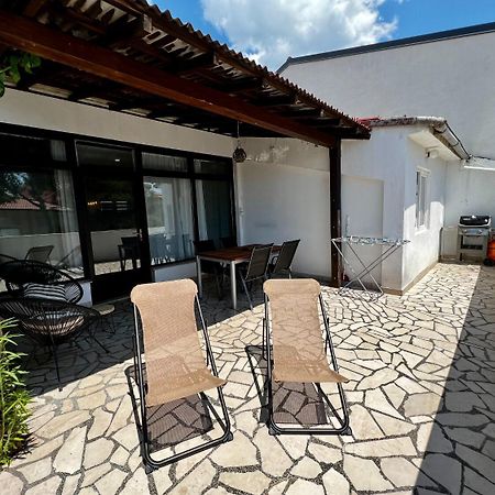 Apartment Denis - Great Location & Large Terrace Макарска Экстерьер фото